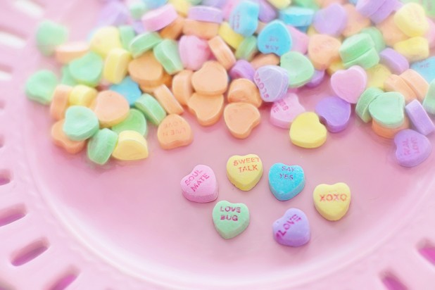 valentine-candy-626446_1920